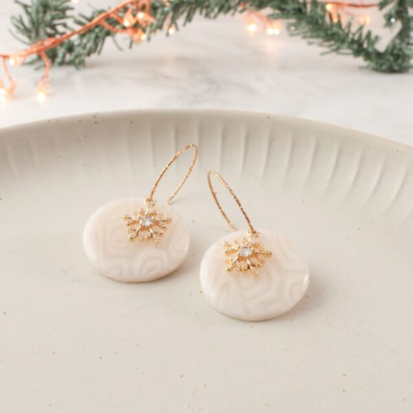 Creolen mit glitzernder Schneeflocke – Bild 6