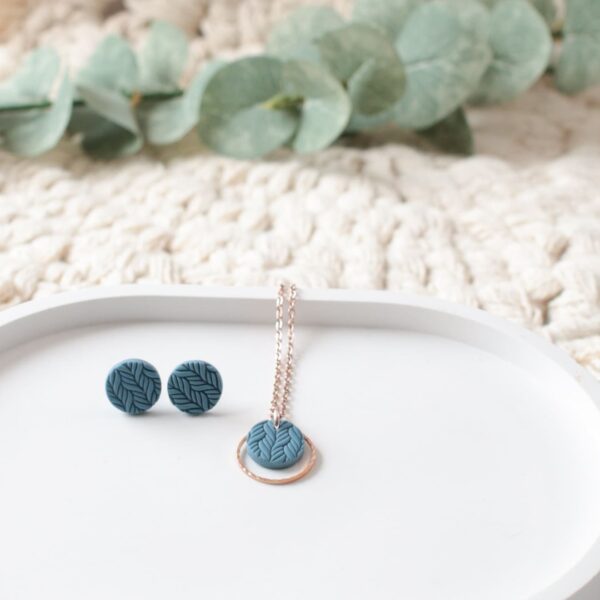 Halskette blaues Zopfmuster – Bild 3