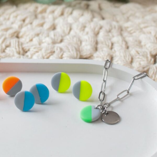 Paperclip-Halskette mit NEON-Anhänger – Bild 2