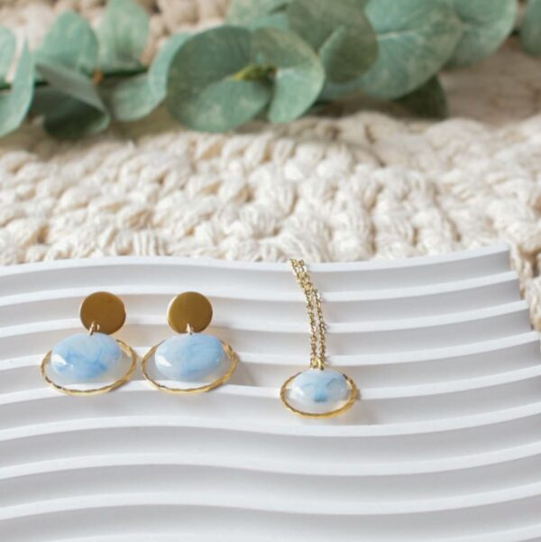 Ohrringe mit Zierring in Pastell-Blau – Bild 7