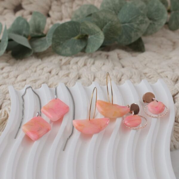 Creolen mit Halbkreisen in Pastell-Pink – Bild 3