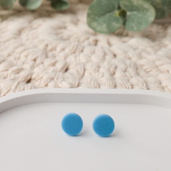 Ohrstecker und Kette in NEON-Blau – Bild 3