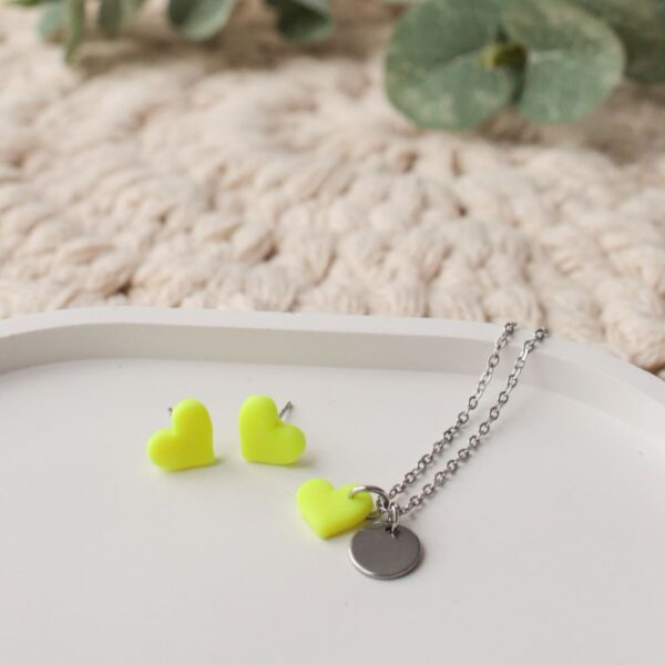 Ohrstecker und Kette in NEON-Gelb – Bild 7