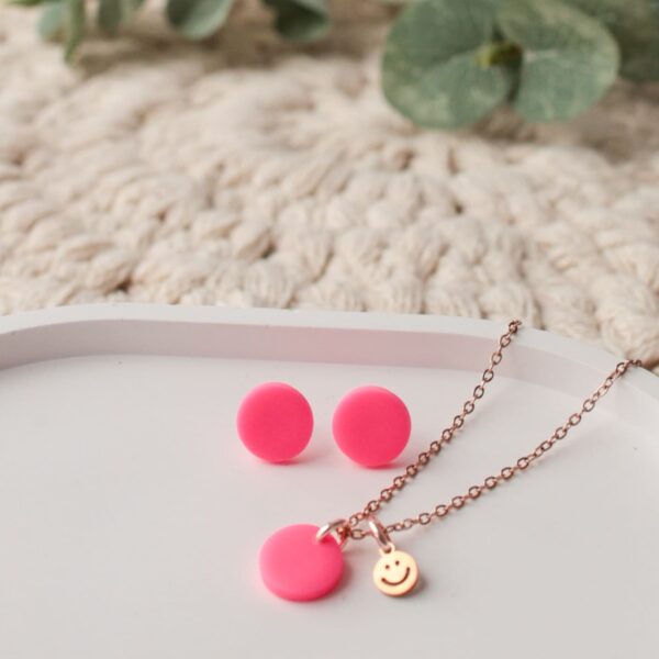Ohrstecker und Kette in NEON-Pink – Bild 8