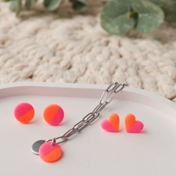 Ohrstecker und Paperclip-Halskette in NEON Orange-Pink