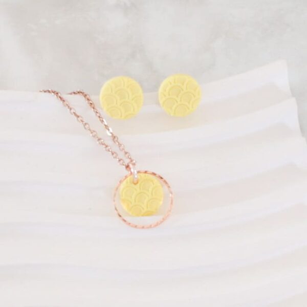 Ohrstecker Butter Yellow – Bild 4