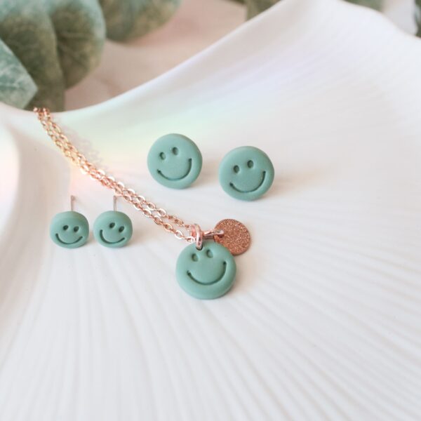 Ohrstecker und Kette Smile grün – Bild 5