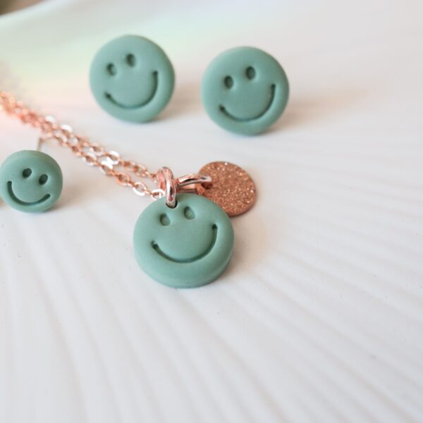 Ohrstecker und Kette Smile grün – Bild 4