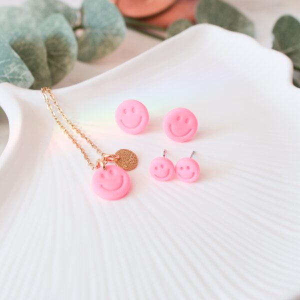 Ohrstecker und Kette Smile pink – Bild 5