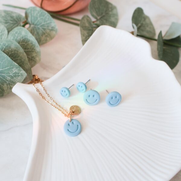 Ohrstecker und Kette Smile blau – Bild 4