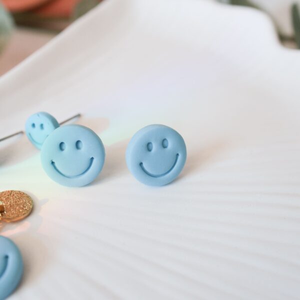 Ohrstecker und Kette Smile blau – Bild 2