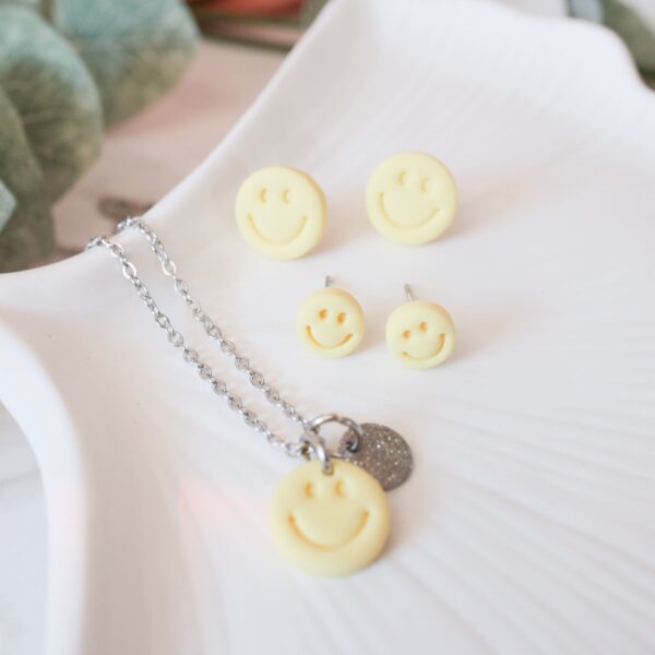 Ohrstecker und Kette Smile gelb – Bild 5