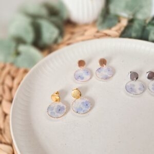 Runde Ohrringe mit Veilchen